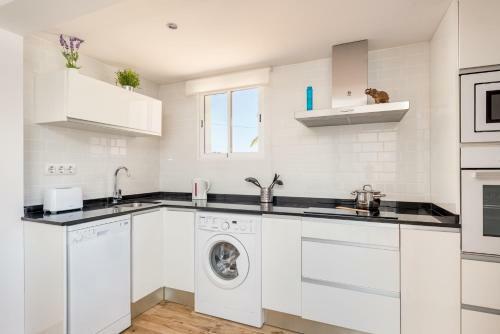 5 Soles 4 Bedroom Apartment, Santandria