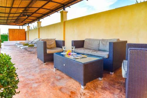 S'horta Villa Sleeps 8 Pool Air Con Wifi