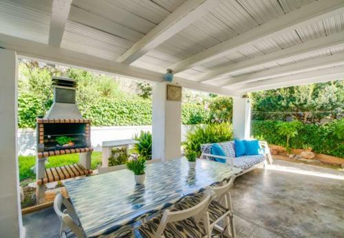 Alcanada Holiday Home Sleeps 7 With Wifi