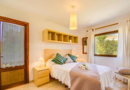 Alcanada Holiday Home Sleeps 6 With Wifi