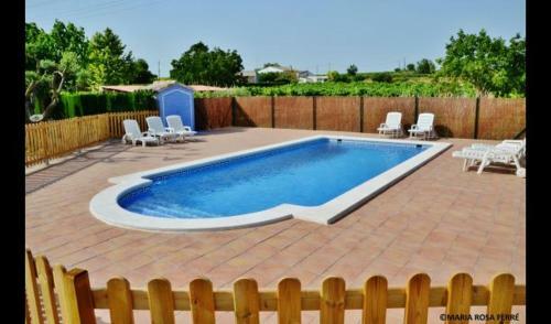 Apartment In Sant Pere Molanta Sleeps 4 With Pool