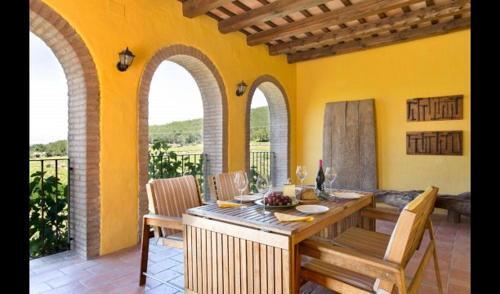 Villa In L'arbocar de Baix Sleeps 9 With Pool