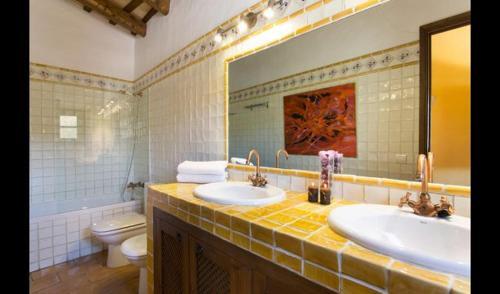 Villa In L'arbocar de Baix Sleeps 9 With Pool