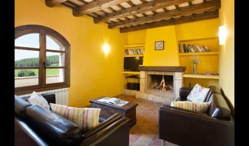 Villa In L'arbocar de Baix Sleeps 6 With Pool