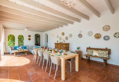 Font de Sa Cala Holiday Home Sleeps 10 With Pool
