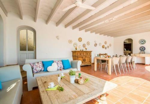 Font de Sa Cala Holiday Home Sleeps 10 With Pool