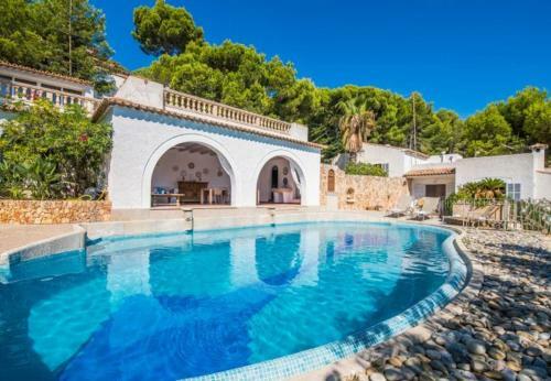 Font de Sa Cala Holiday Home Sleeps 10 With Pool
