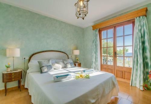 Font de Sa Cala Holiday Home Sleeps 10 With Pool