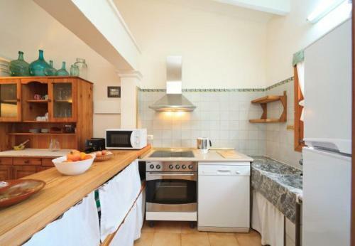 Santa Margalida Villa Sleeps 6 With Pool