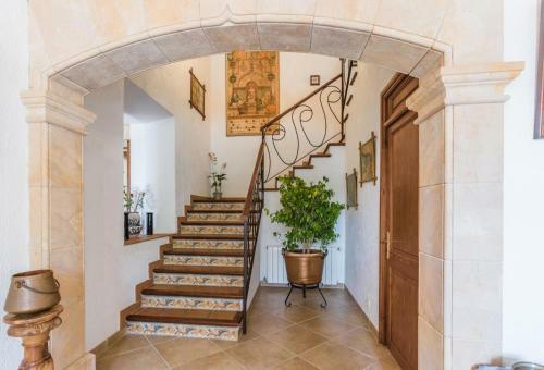 Sa Pobla Villa Sleeps 14 With Pool And Air Con