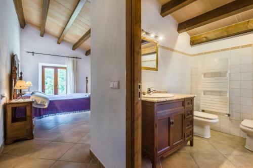 Sa Pobla Villa Sleeps 14 With Pool And Air Con