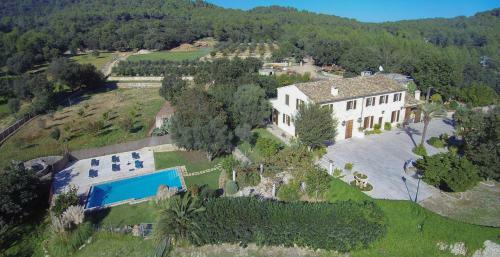 Sa Pobla Villa Sleeps 14 With Pool And Air Con