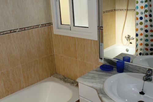 Riumar "juana", 300m To Beach, Private Pool, On-site-service, Dog Beach