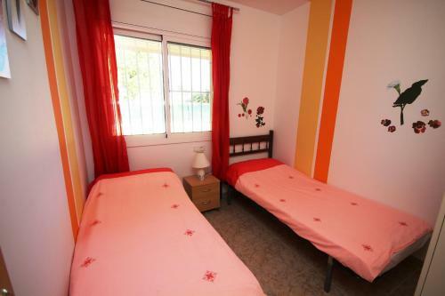 Riumar "juana", 300m To Beach, Private Pool, On-site-service, Dog Beach