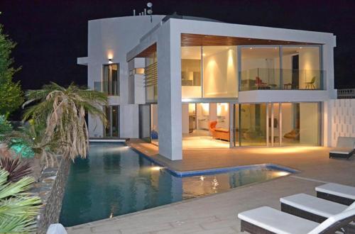 Xabia Villa Sleeps 6 Pool Air Con Wifi