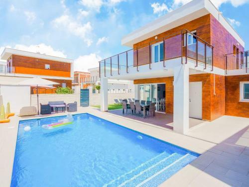 Splendid Villa In Gran Alacant With Private Swimming Pool