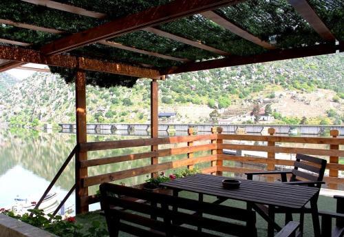 Hostal Douro Fluvina Yachts & Chalets
