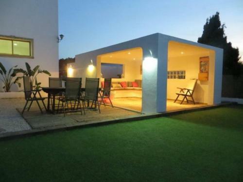 Immaculate 5-bed Villa In Xabia