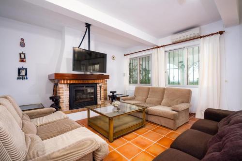 Xabia Villa Sleeps 8 With Pool Air Con And Wifi