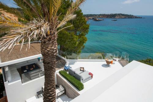 Es Cubells Villa Sleeps 12 With Pool And Air Con