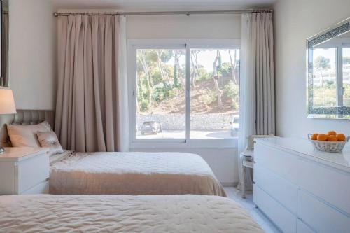 Stunning 2-bedroom Apartment Close To The Beach