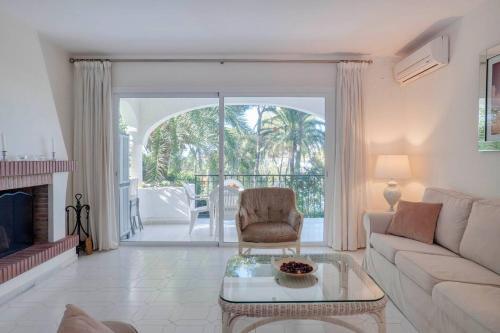 Stunning 2-bedroom Apartment Close To The Beach