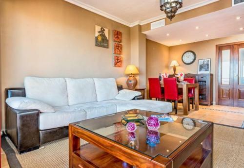 Cabopino Apartment Sleeps 4 Pool Air Con Wifi