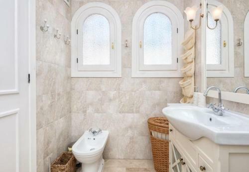 Cabopino Villa Sleeps 8 Pool Air Con Wifi