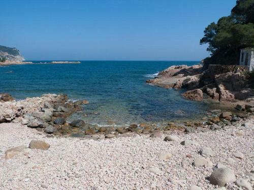 Aiguablava Holiday Home Sleeps 8 With Air Con