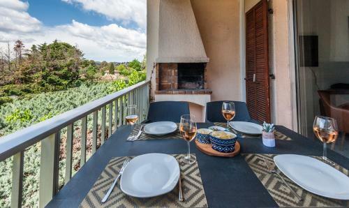 Apartamentos Ferienwohnung ?la Cigalerie?