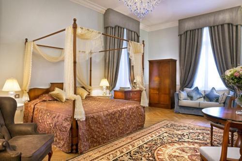 Attainville Chateau Sleeps 27 Wifi