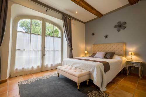Serres Chateau Sleeps 29 Pool Air Con Wifi
