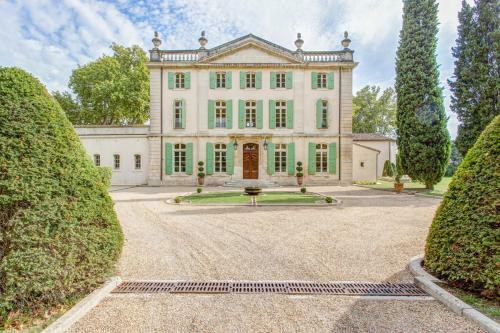Serres Chateau Sleeps 29 Pool Air Con Wifi
