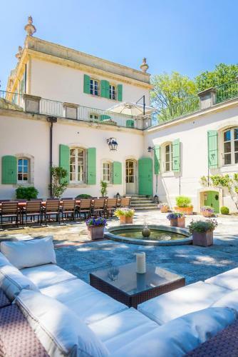 Serres Chateau Sleeps 29 Pool Air Con Wifi