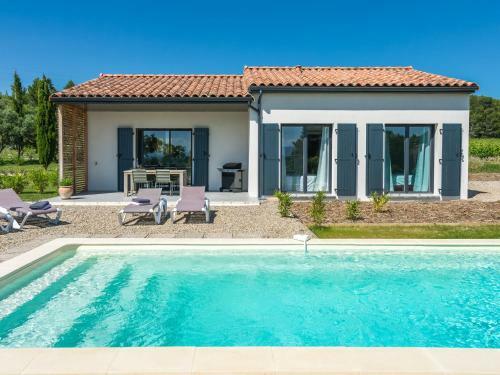 Secluded Holiday Home In Azillanet With Private Pool