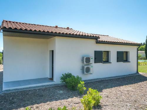 Secluded Holiday Home In Azillanet With Private Pool