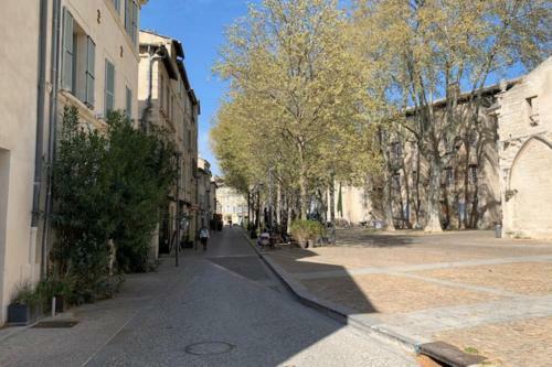 Well-located Apartment In Avignon