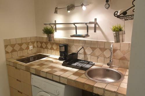 Well-located Apartment In Avignon