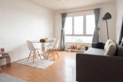Charming Apartment Near Paris