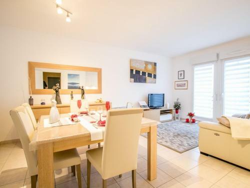 Cosy Apartment In Bayeux With Heating Facility