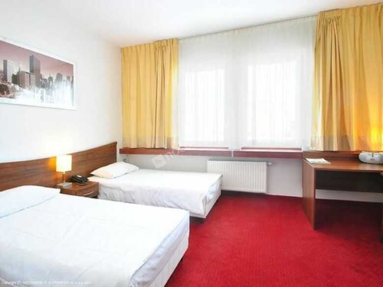 Mhotel