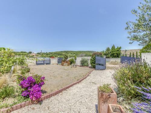 Magnificent Holiday Home In Bize-minervois With Jacuzzi
