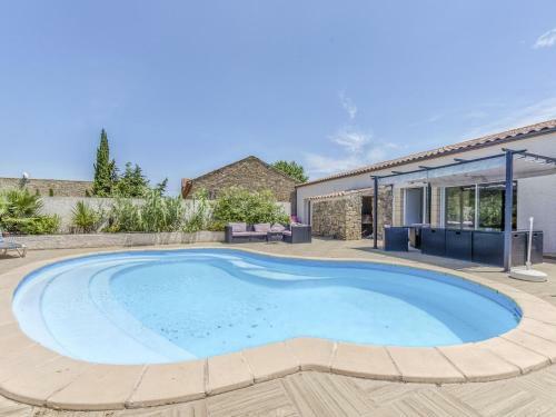 Magnificent Holiday Home In Bize-minervois With Jacuzzi