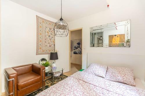Guestready - Charming Apartment Place Du Parlement - Saint Pierre