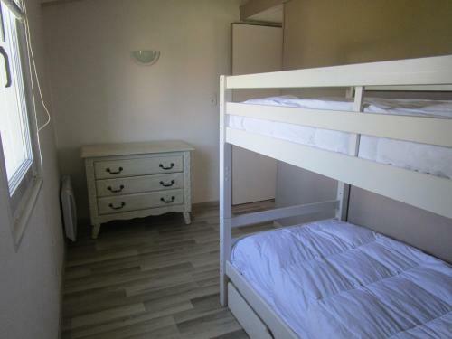 Une Agr�able Maison Pr�s de La Mer, Avec Piscine
