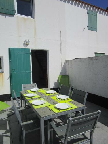 Une Agr�able Maison Pr�s de La Mer, Avec Piscine