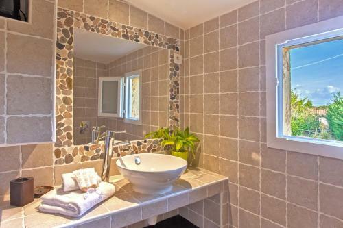 Villa Studio For 2 People With Private Garden And Shared Swiming Pool