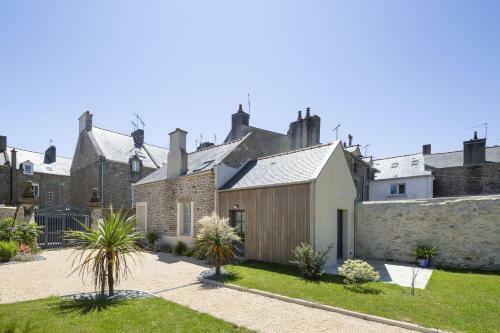 Cancale, La Houle, Maison Avec Jardin Et Parking
