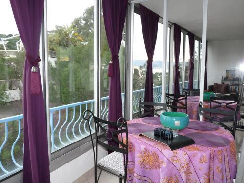 Cannes Apartment Sleeps 4 Air Con Wifi