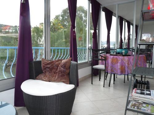 Cannes Apartment Sleeps 4 Air Con Wifi